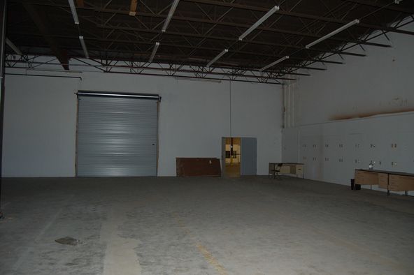 Industrial Office/Warehouse For Sale Or Lease: 6901 W 70th St, Shreveport, LA 71129